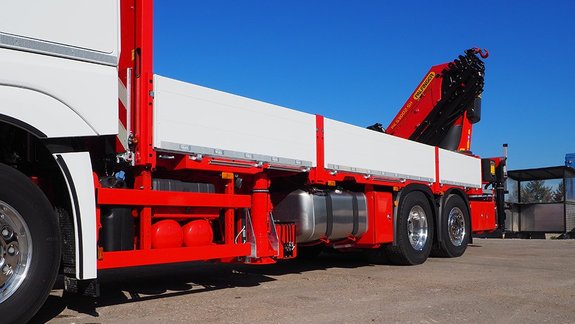 Schwerlast-LKW mit PALFINGER Ladekran